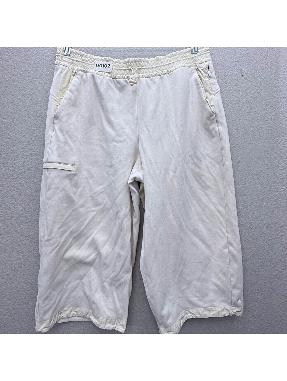 Athleta Women’s White Fleece Cropped Pants XL Drawstring Pockets Elastic